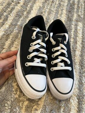 Women’s converse